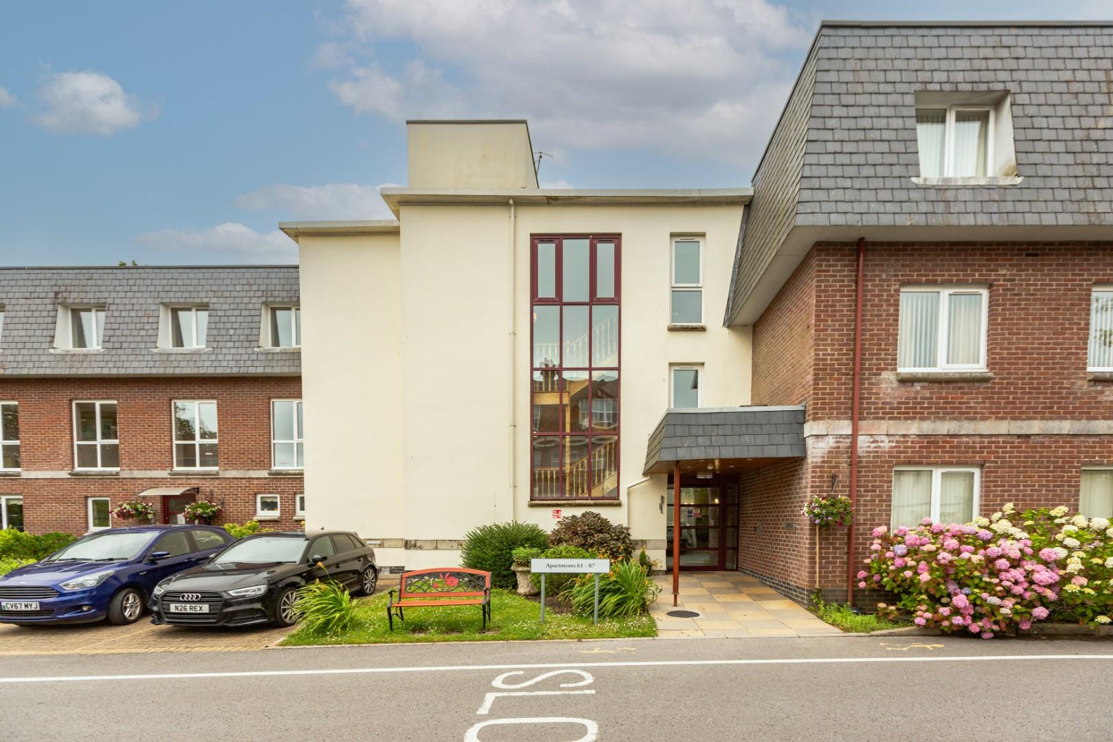 Willow Court, Clyne Common, Swansea, SA3 3JB